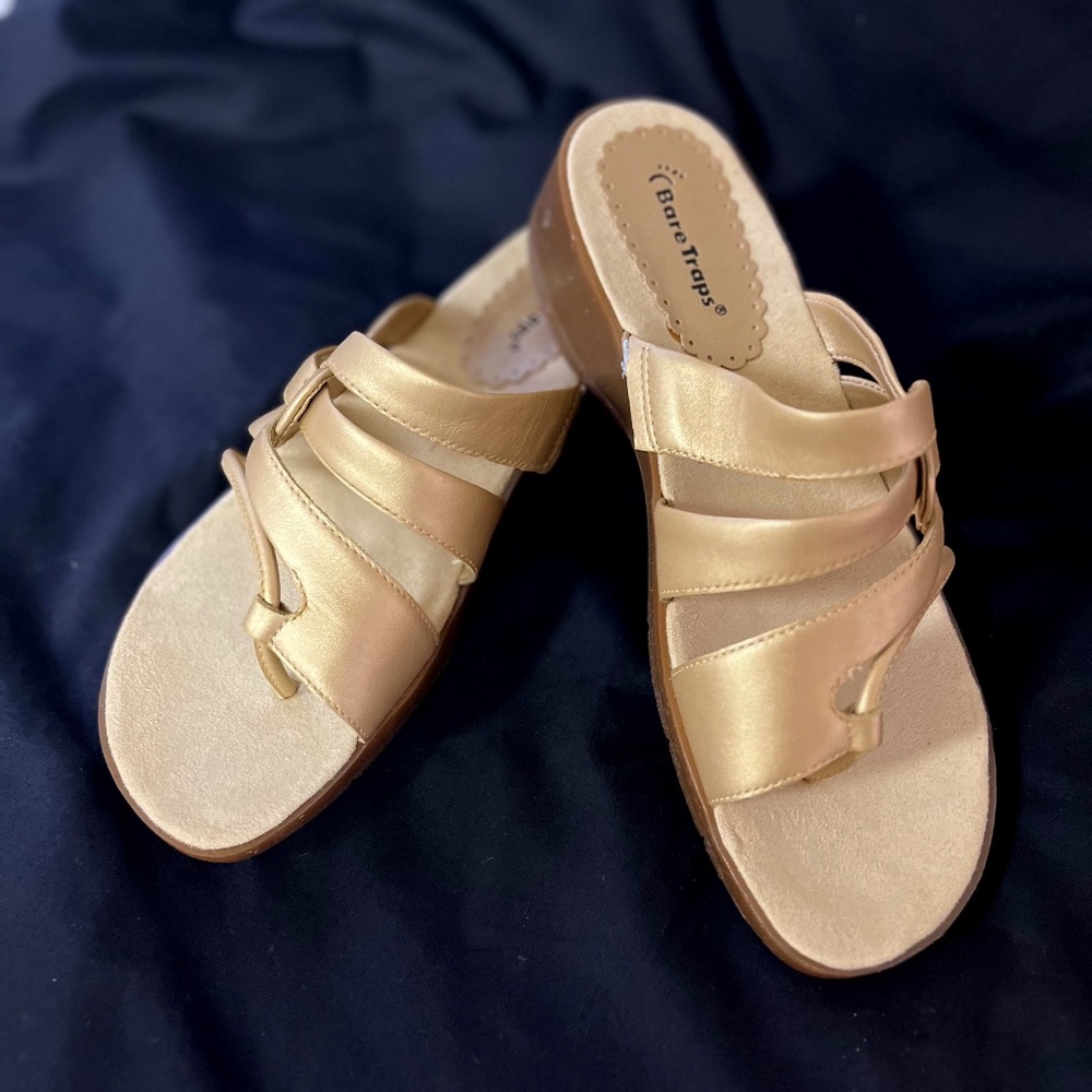 BARELY WORN "BARE TRAPS" OUTDO WOMENS SANDALS - SIZE 10M!!
